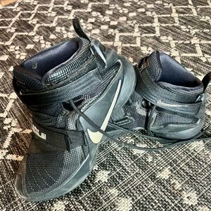 Nike LeBron Soldier 9 Kids Black Sneakers